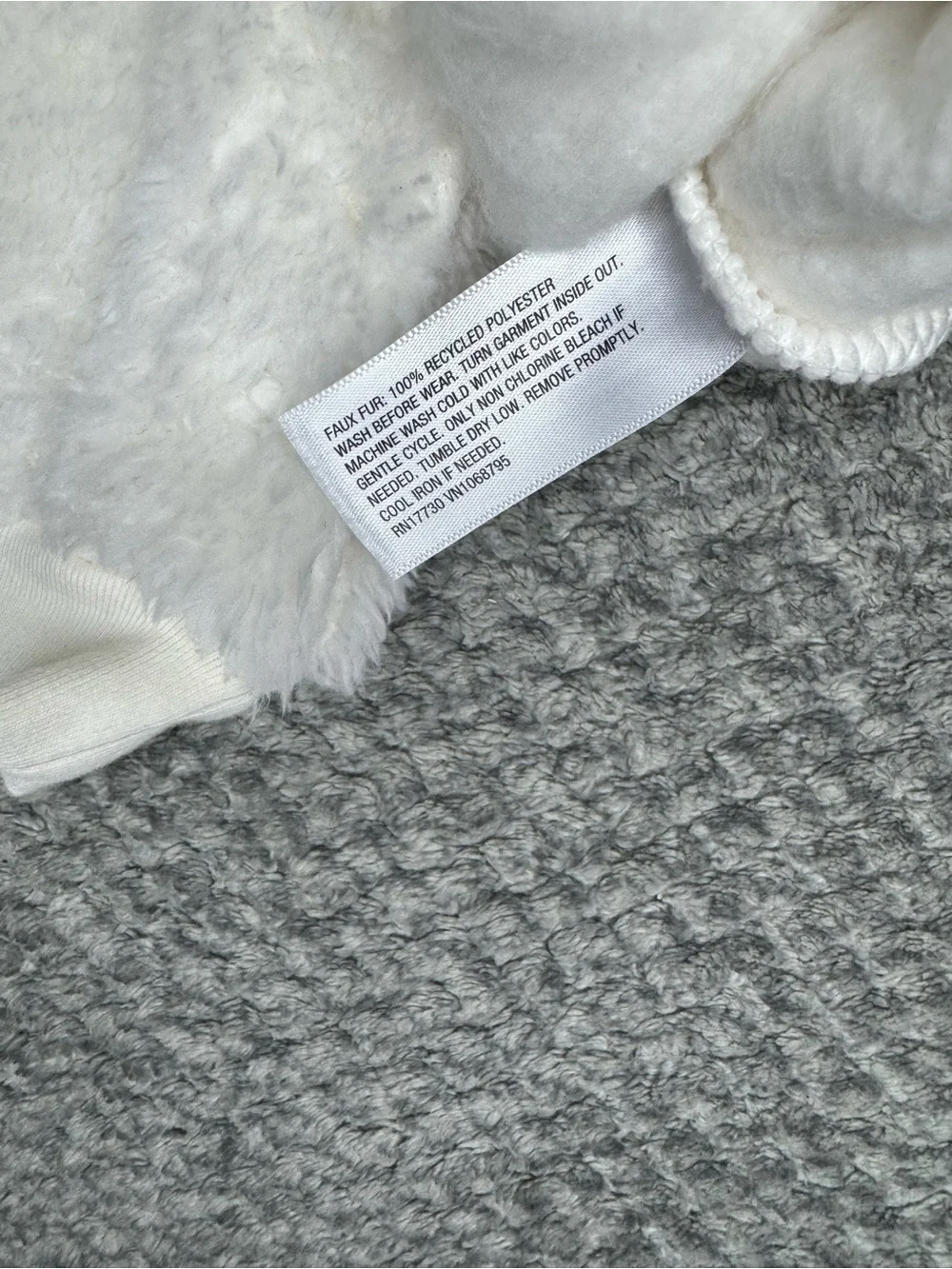 Cat & Jack Unisex Baby’s Fleece Winter Snowflake One Piece Outfit - White 6-9M